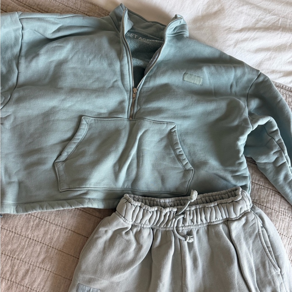 Set active sweat set. Light Blue